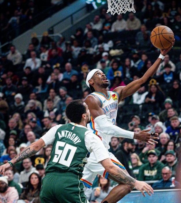 开云体育app入口-亚历山大40+7+11，字母空砍准三双，残阵雷霆20分大胜雄鹿创历史