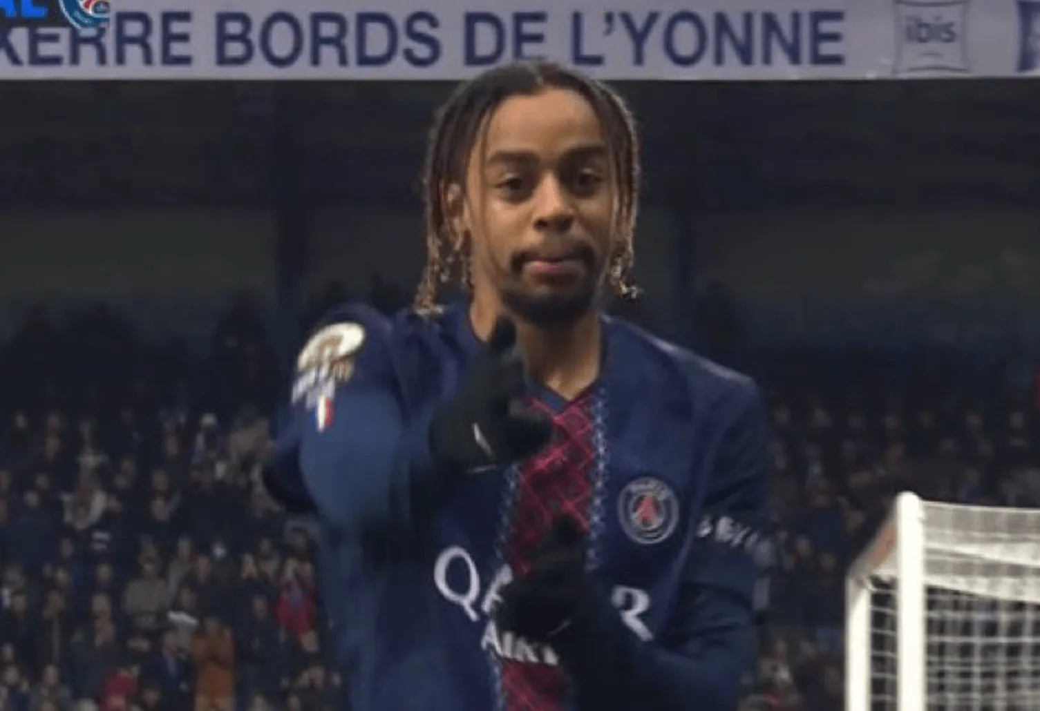 开云体育app入口-攻入制胜球，巴尔科拉当选欧塞尔vs巴黎全场最佳球员